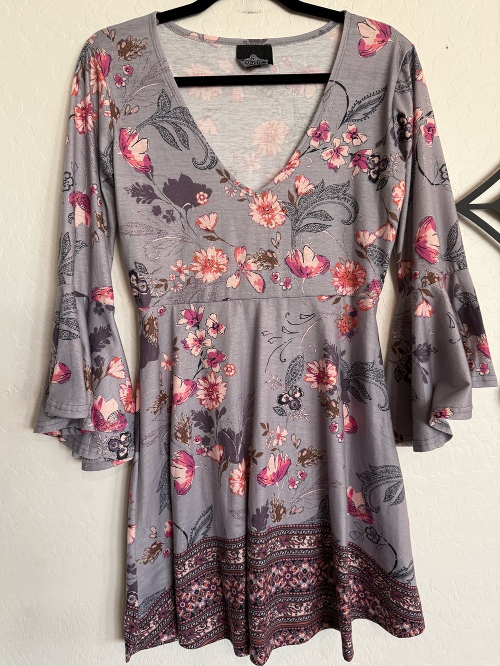Angie Gray Boho Floral Bell Sleeve V-Neck Mini Dress L
